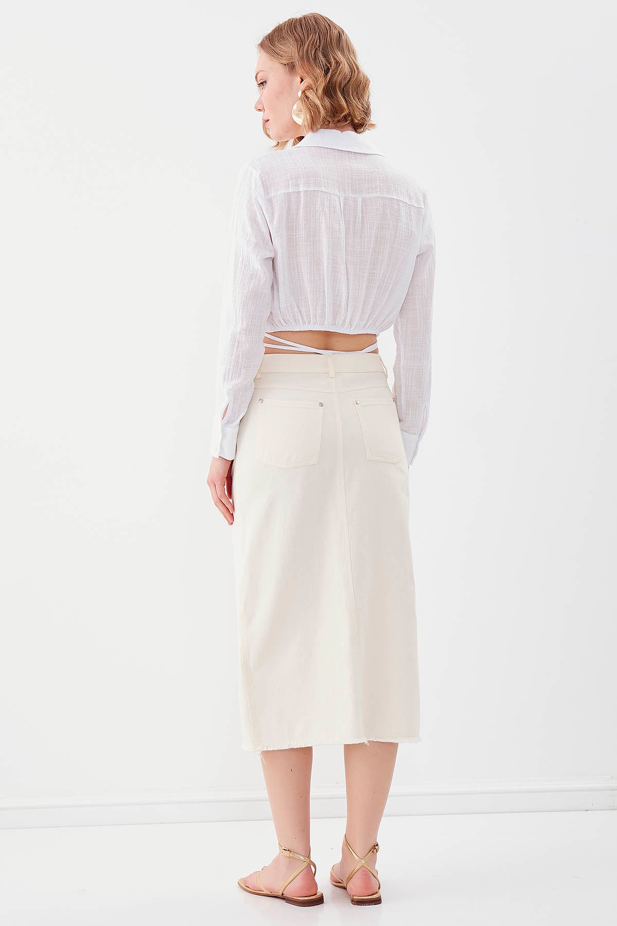 FRONT-SPLIT MIDI HEIGHT DENIM SKIRT