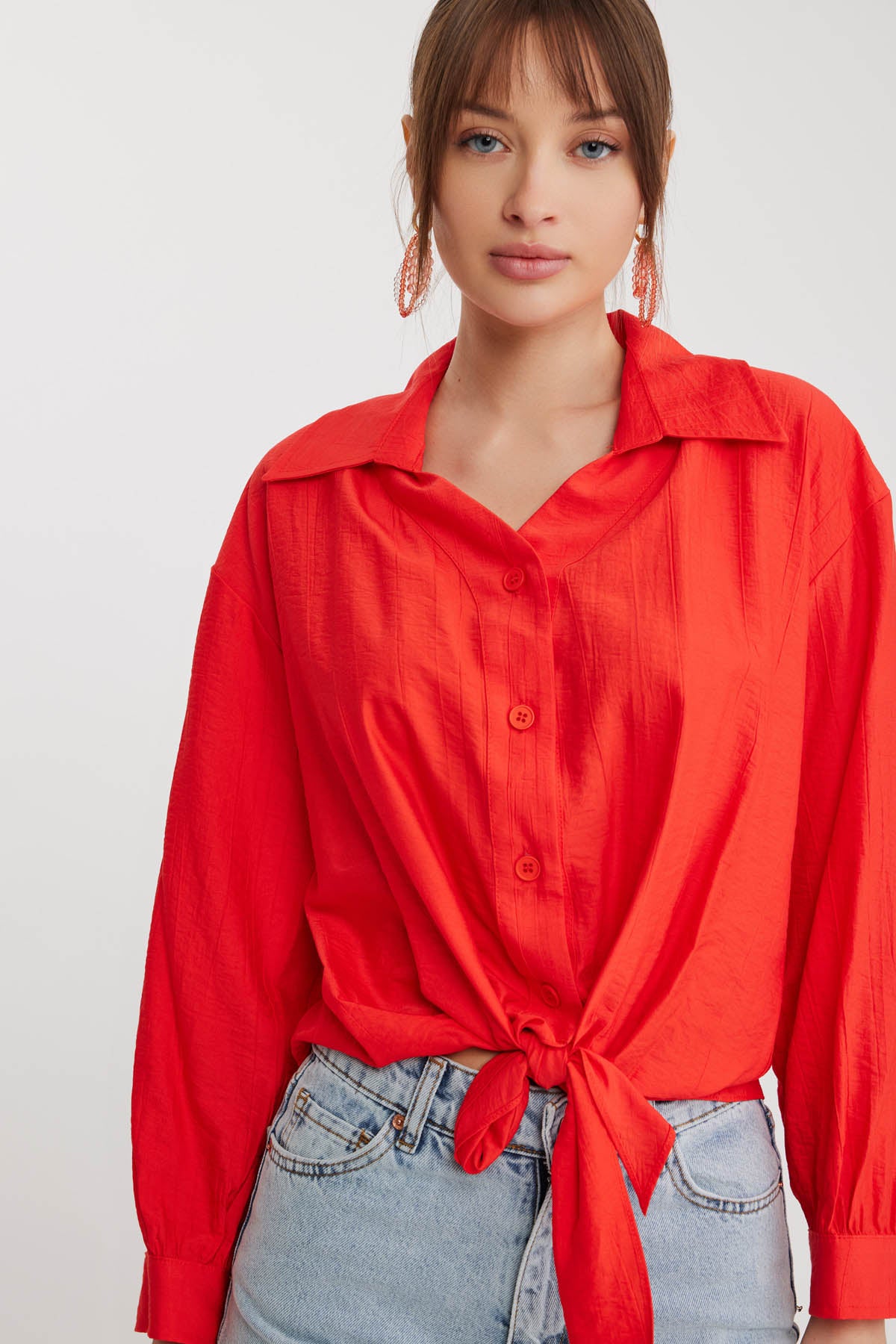 LOW SHOULDER LONG SLEEVE SHIRT WITH FRONT BINDING