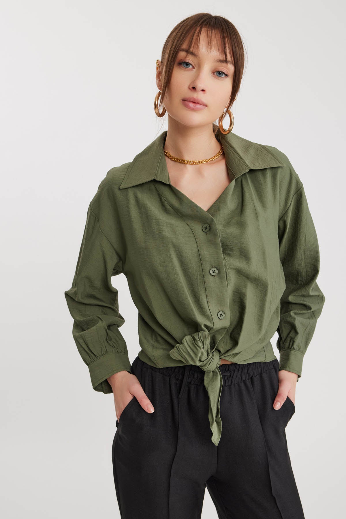LOW SHOULDER LONG SLEEVE SHIRT WITH FRONT BINDING