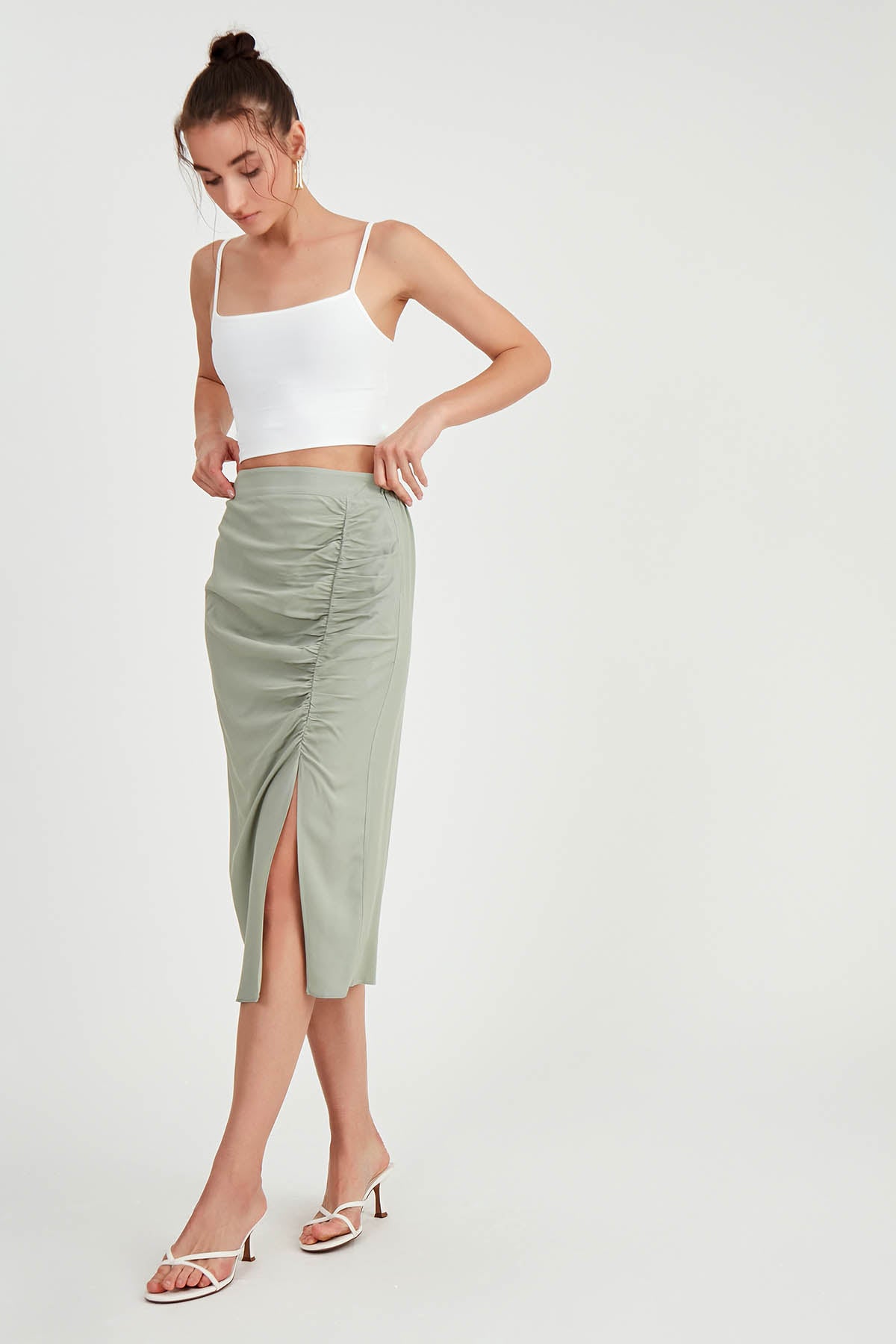 MIDI HEIGHT SKIRT WITH BENT-UP SPLIT
