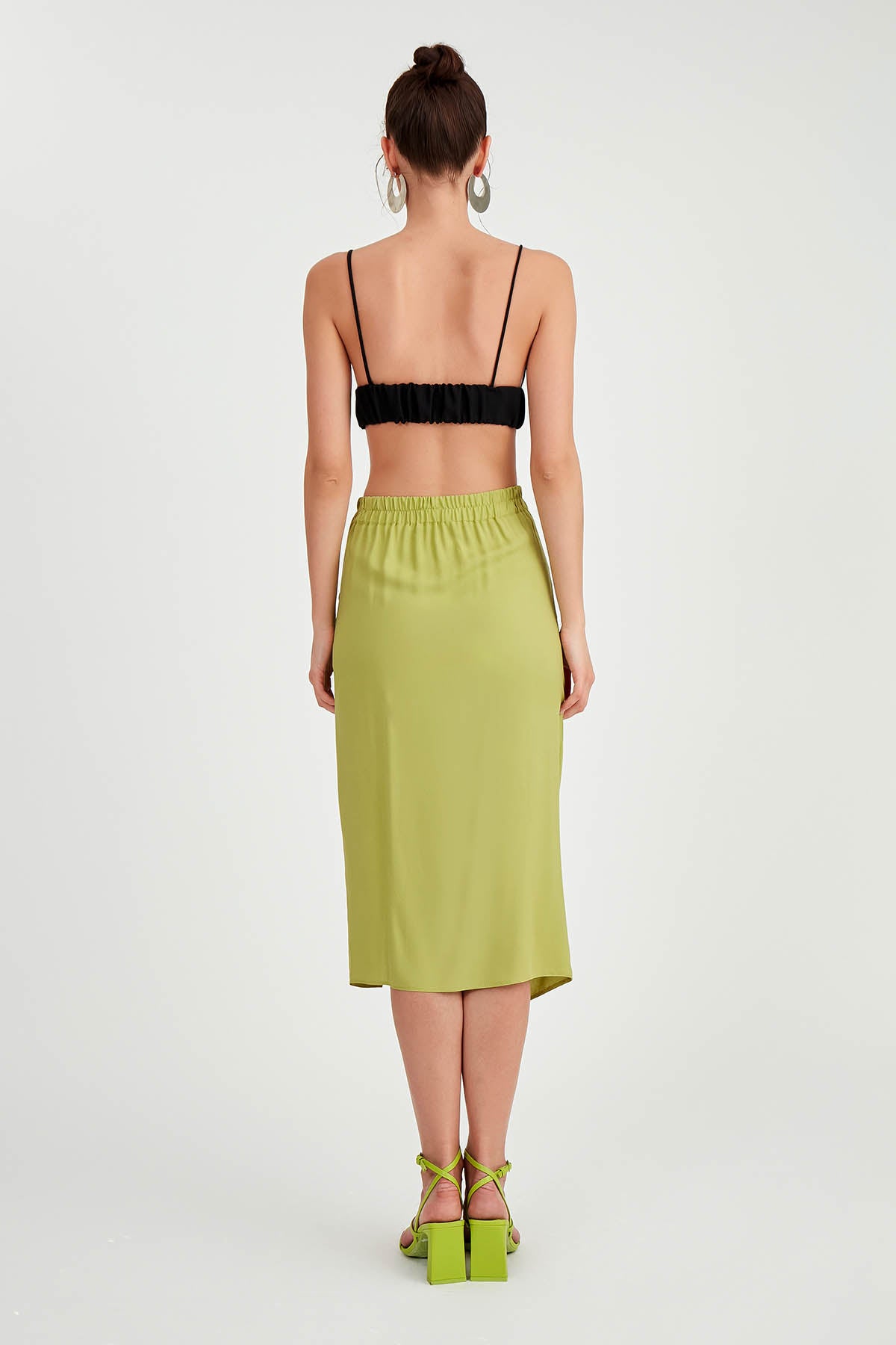 MIDI HEIGHT SKIRT WITH BENT-UP SPLIT