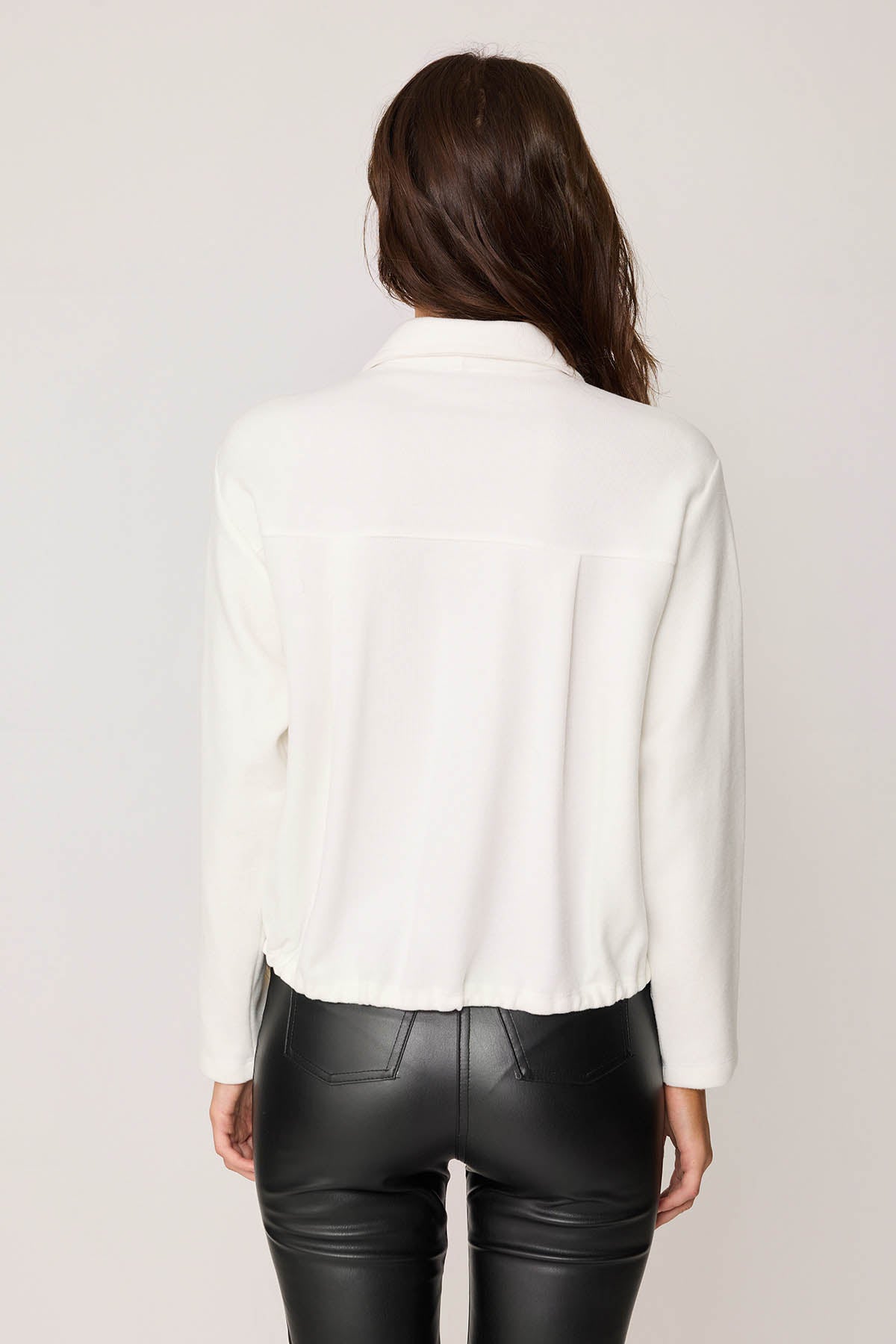 FRONT BUTTON LACED SINGLE POCKET KNITTED BLOUSE