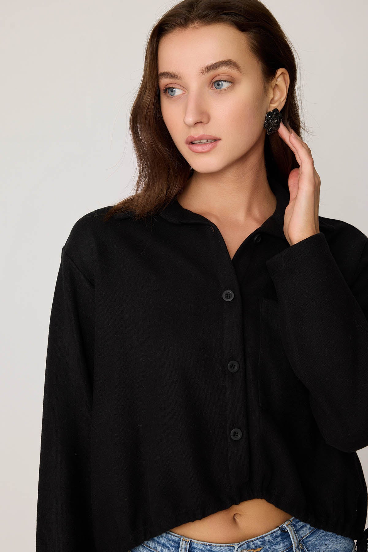 FRONT BUTTON LACED SINGLE POCKET KNITTED BLOUSE