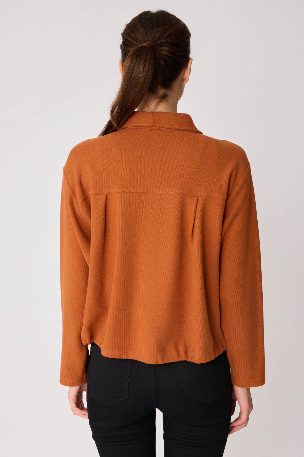 FRONT BUTTON LACED SINGLE POCKET KNITTED BLOUSE