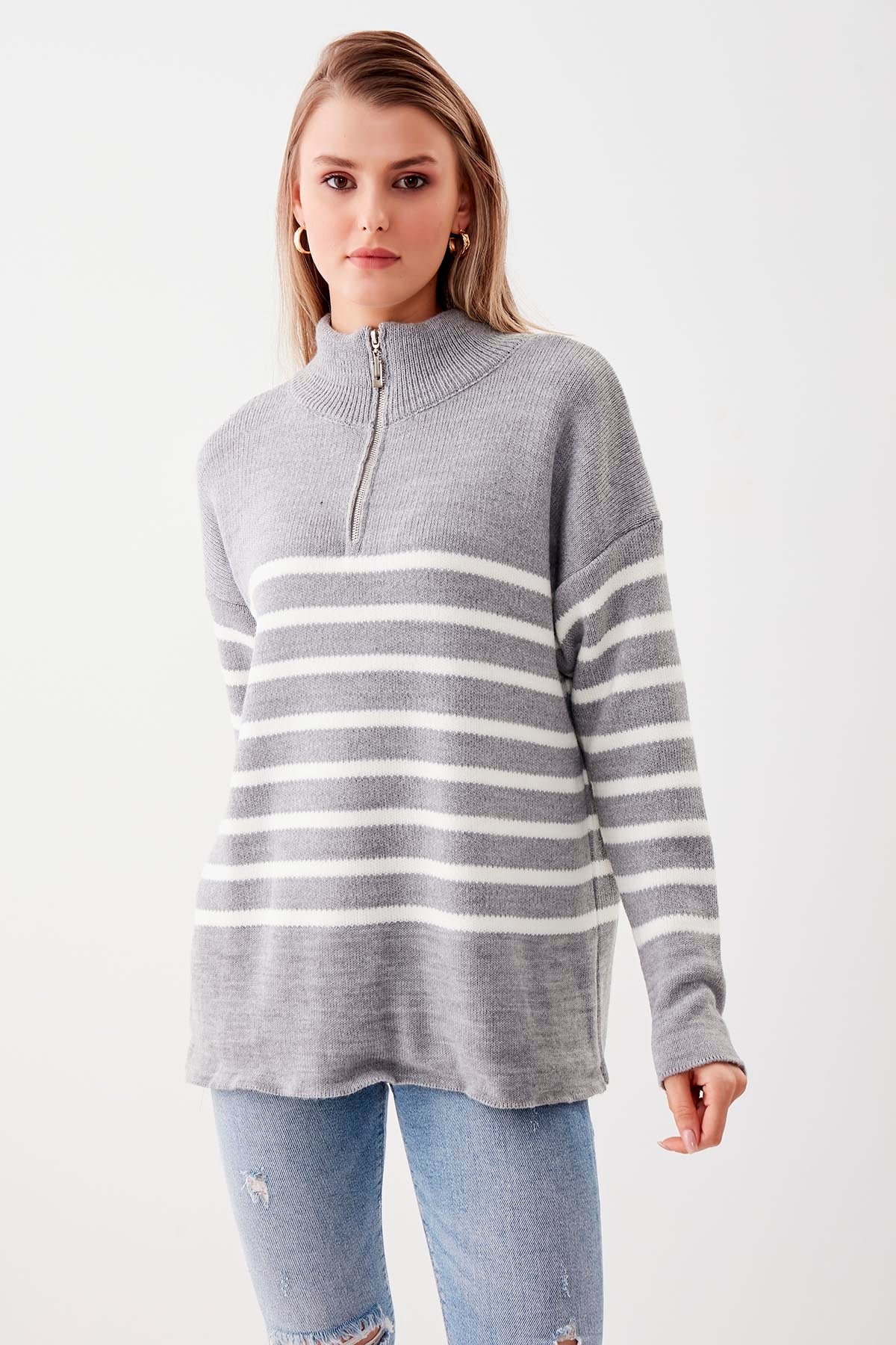 ZIPPERED RIGHT COLLAR SWEATER