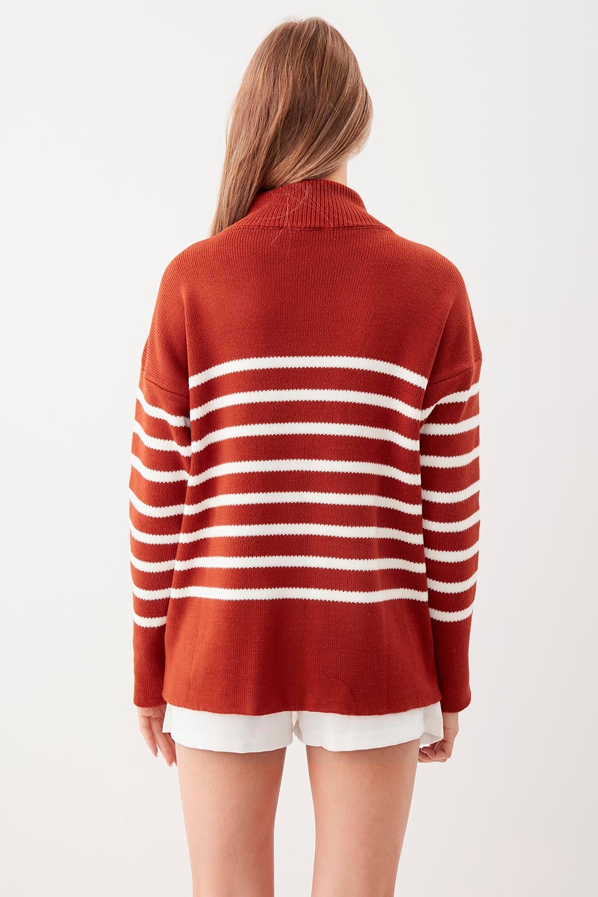 ZIPPERED RIGHT COLLAR SWEATER