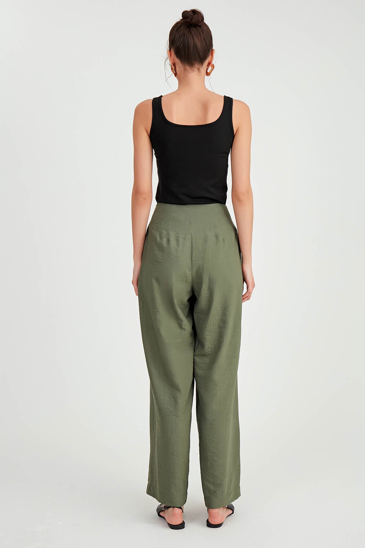 WIDE-ASPECT TROUSERS WITH ZIPPERED FRONT