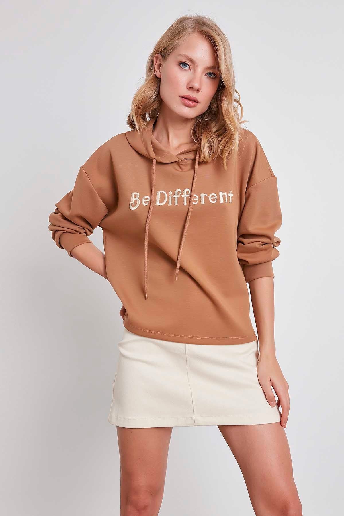 SWEATSHIRT WITH EMBROIDERY HOODIE