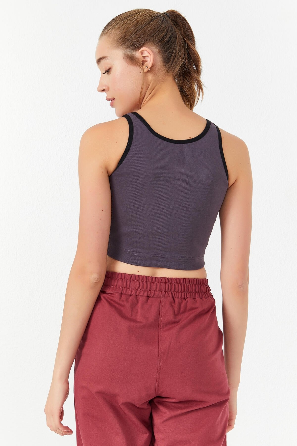 Open Purple Basic Zero Sleeve Narrow Fit U Collar Women's Crop Top Singlet - 97162
