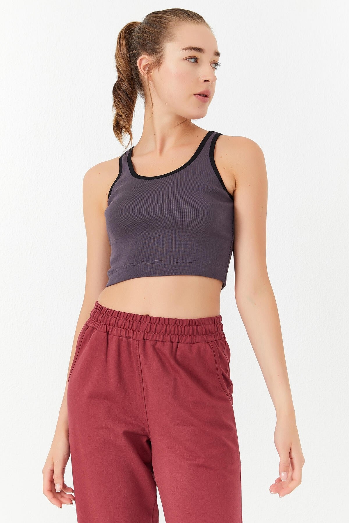 Open Purple Basic Zero Sleeve Narrow Fit U Collar Women's Crop Top Singlet - 97162