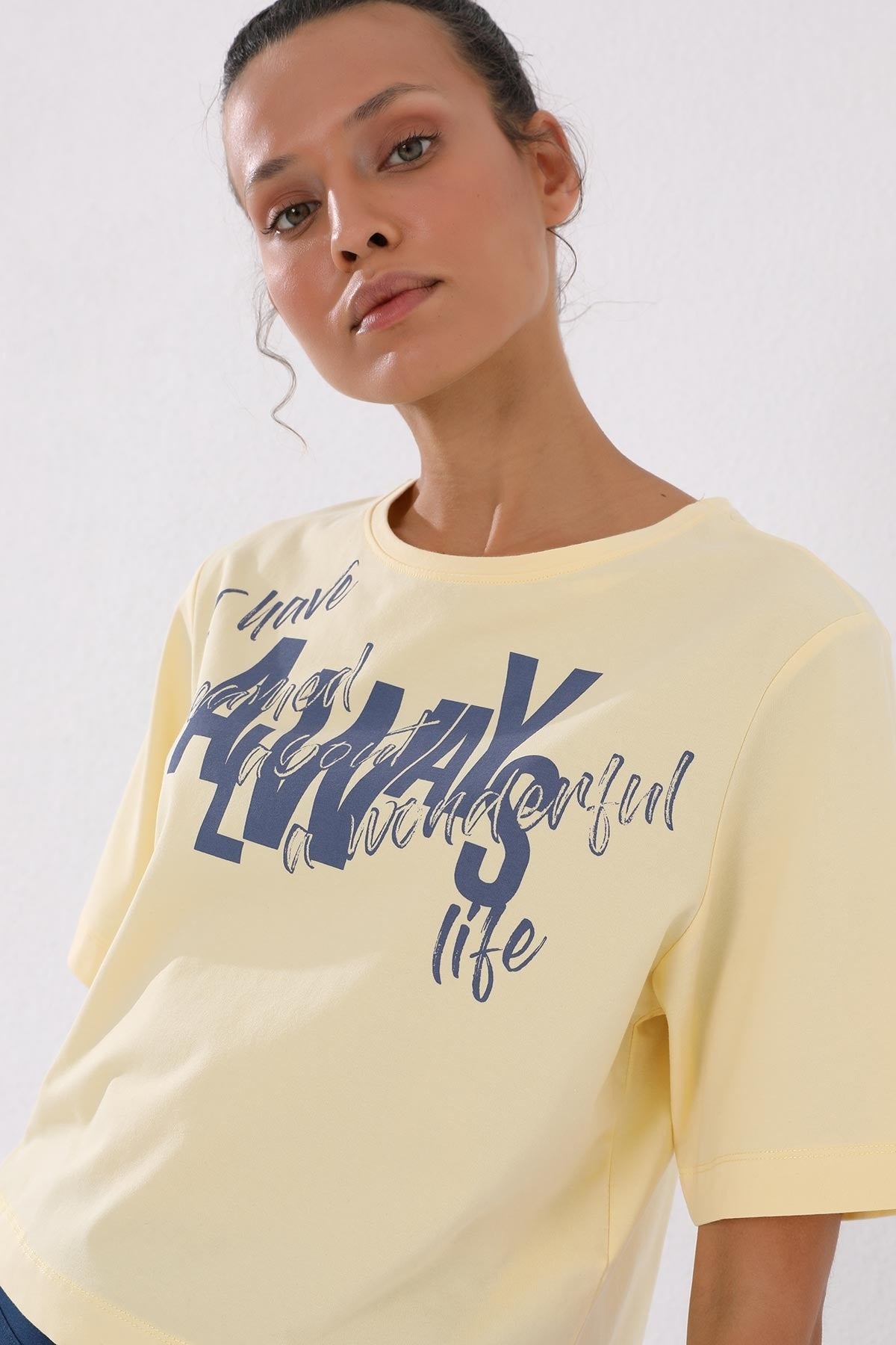 Light Yellow Asymmetric Print O Collar Women's Oversize T-Shirt - 97136