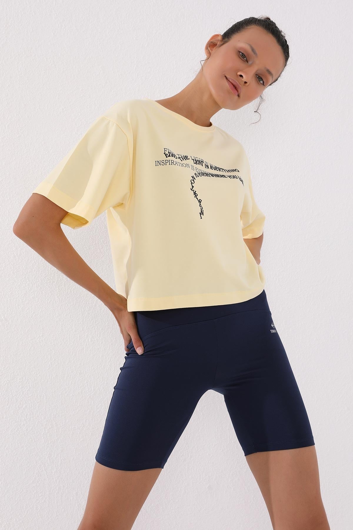 Light Yellow Printed Short O Collar Women's Oversize T-Shirt - 97135