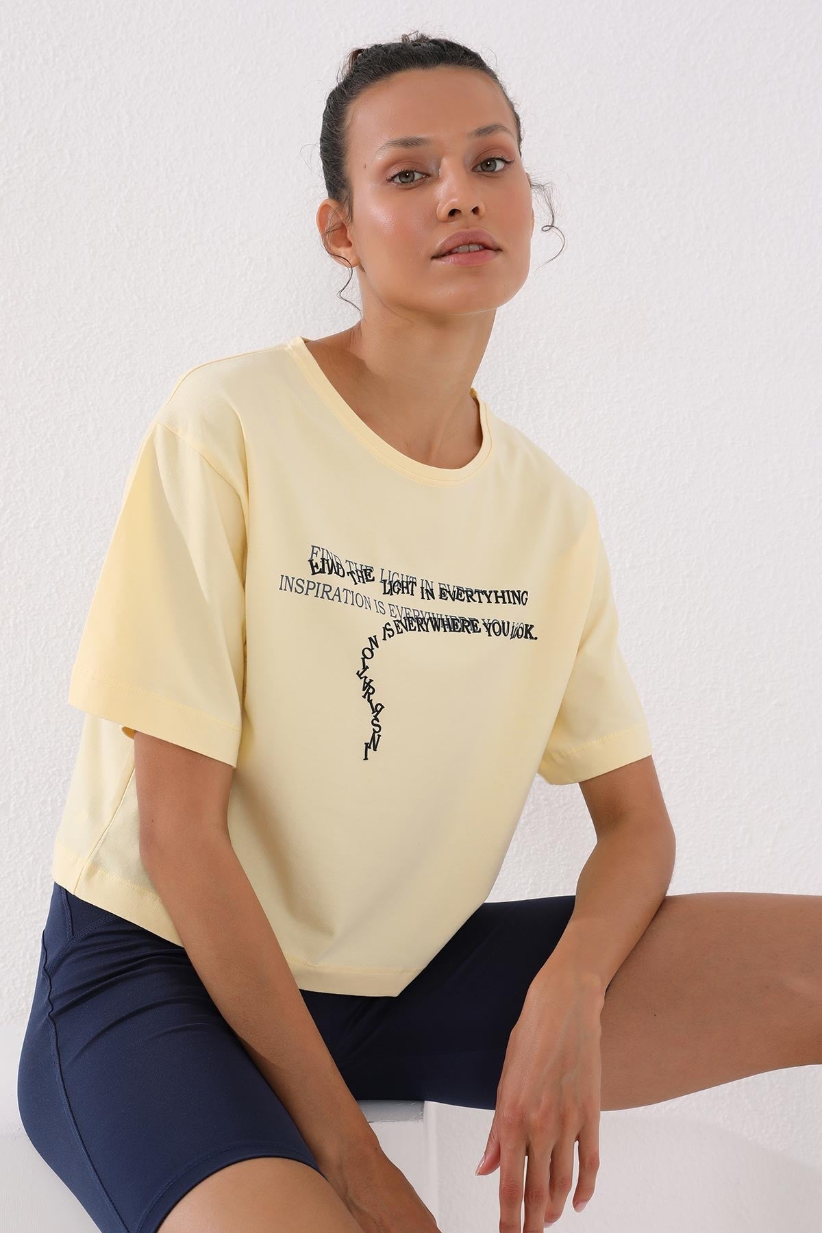 Light Yellow Printed Short O Collar Women's Oversize T-Shirt - 97135