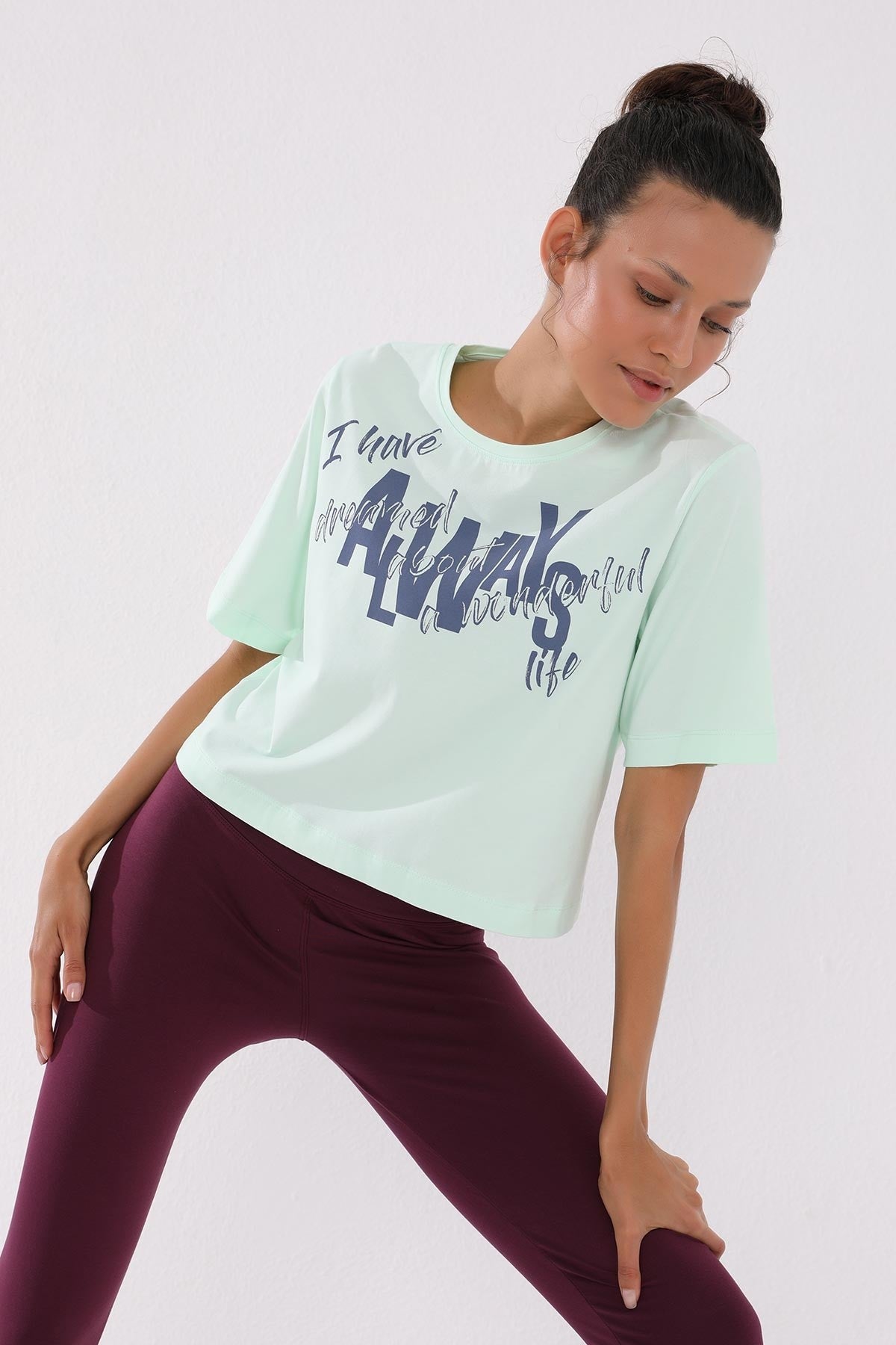 Light Green Asymmetric Print O Collar Women's Oversize T-Shirt - 97136