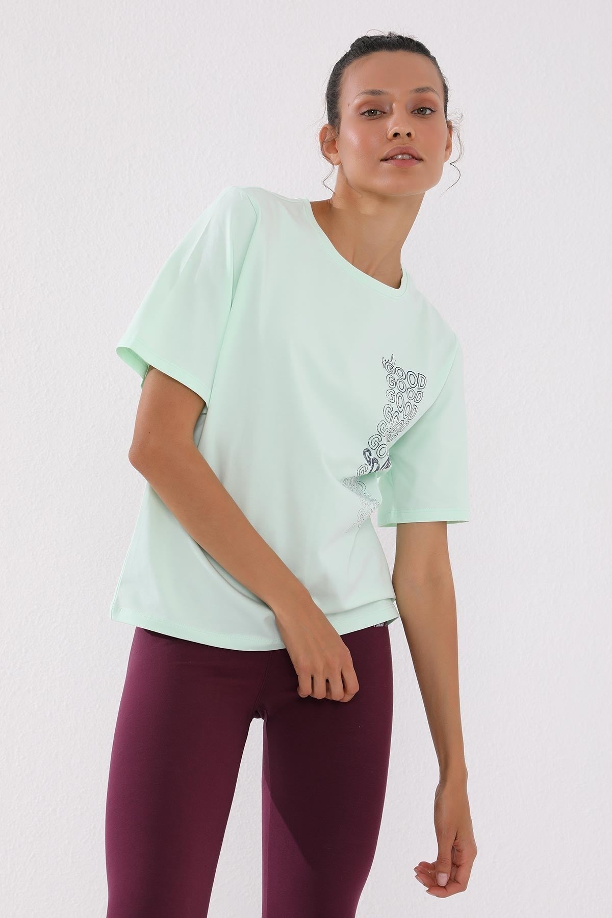 Light Green Distressed Print O Collar Women's Oversize T-Shirt - 97134
