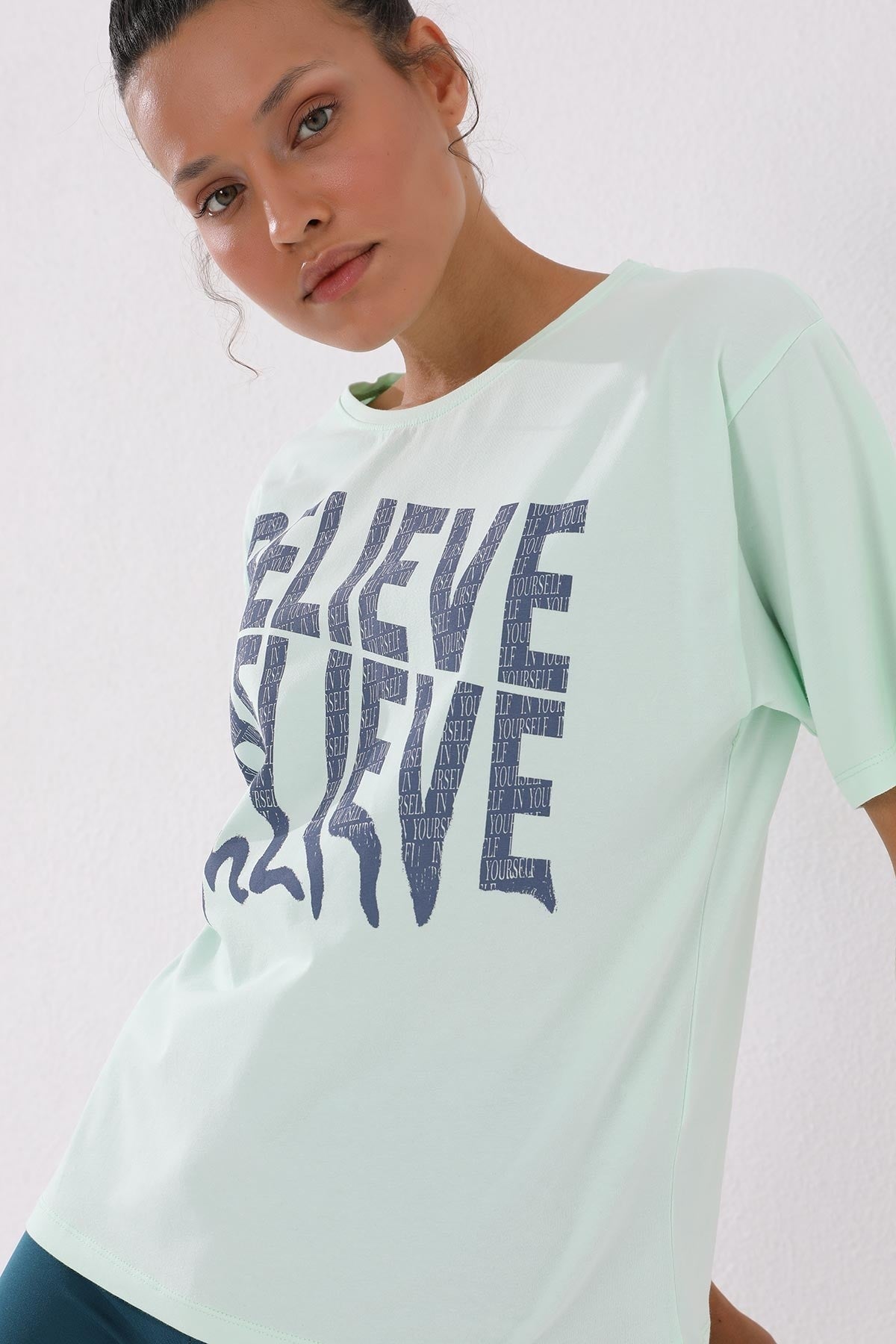 Light Green Distressed Print O Collar Oversize Women's T-Shirt - 97139