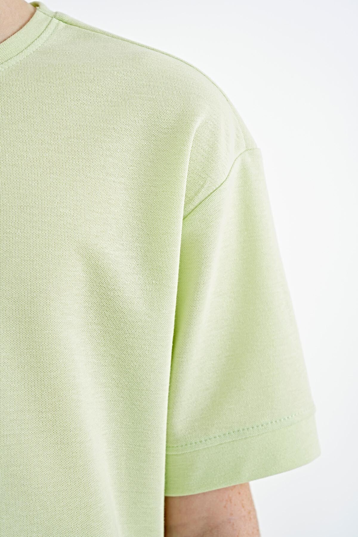 Light Green Embroidered O Collar Oversize Boys T-Shirt - 11146