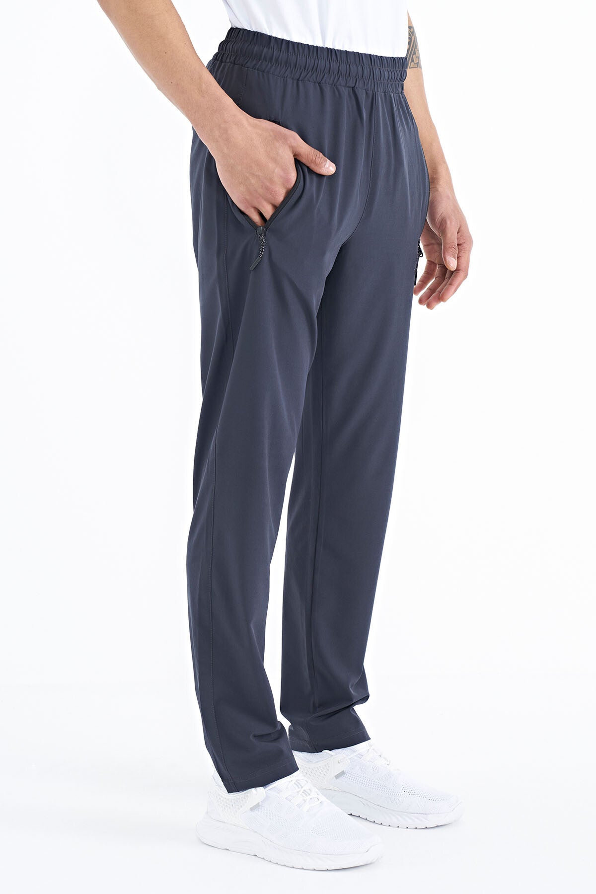 Anthracite Men's Zippered Three-Pocket Standard Fit Classic Hem Tracksuit Bottom - 84768