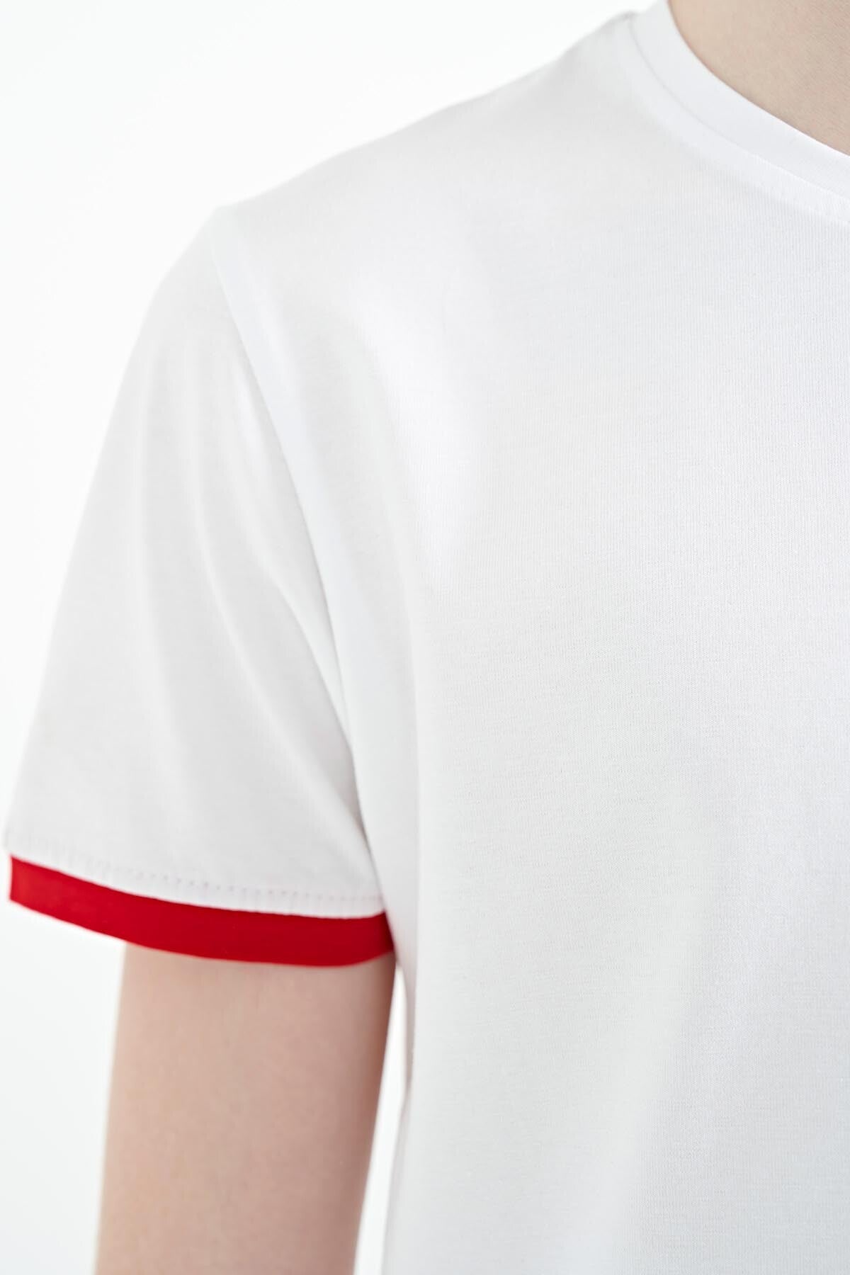 White Print Detailed O Collar Standard Fit Boys T-Shirt - 11131