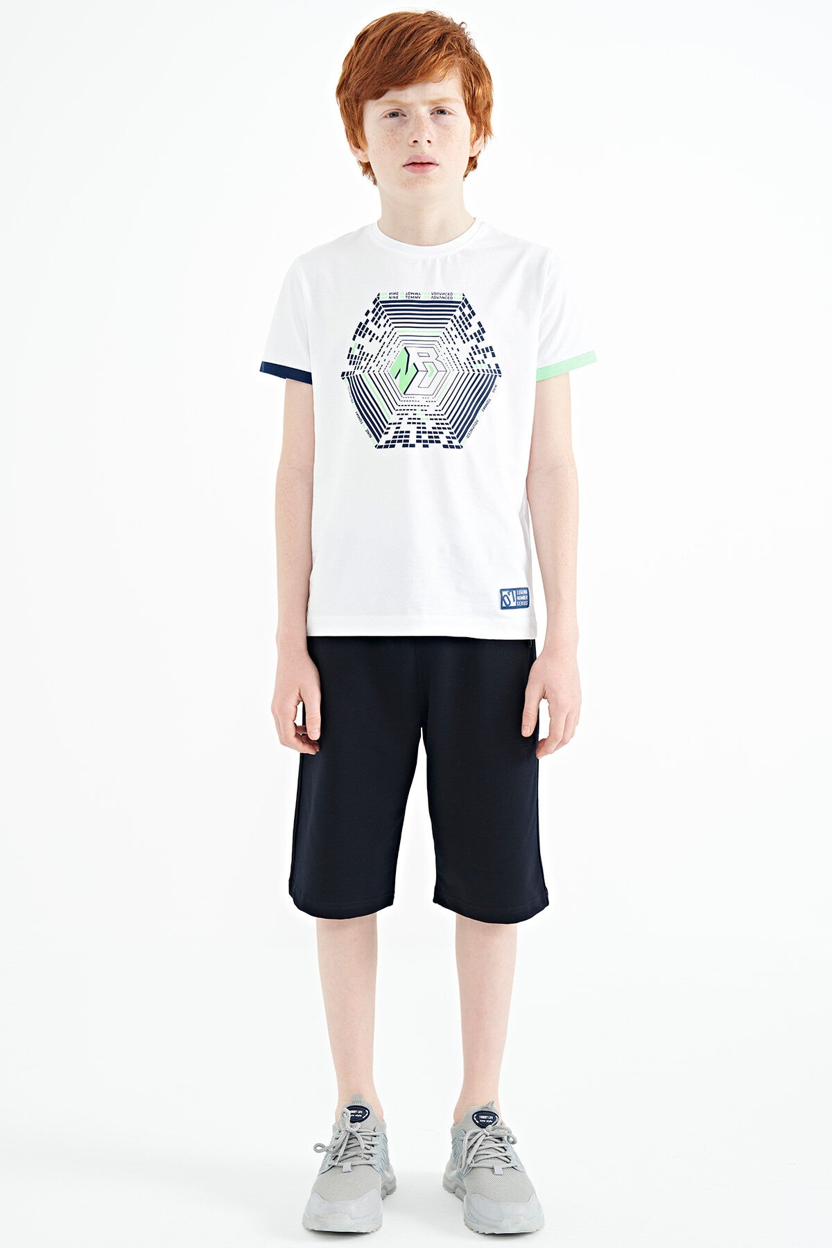 Colorful Detailed Printed Standard Cut White Cuffed Sleeve Boys' T-Shirt - 11156