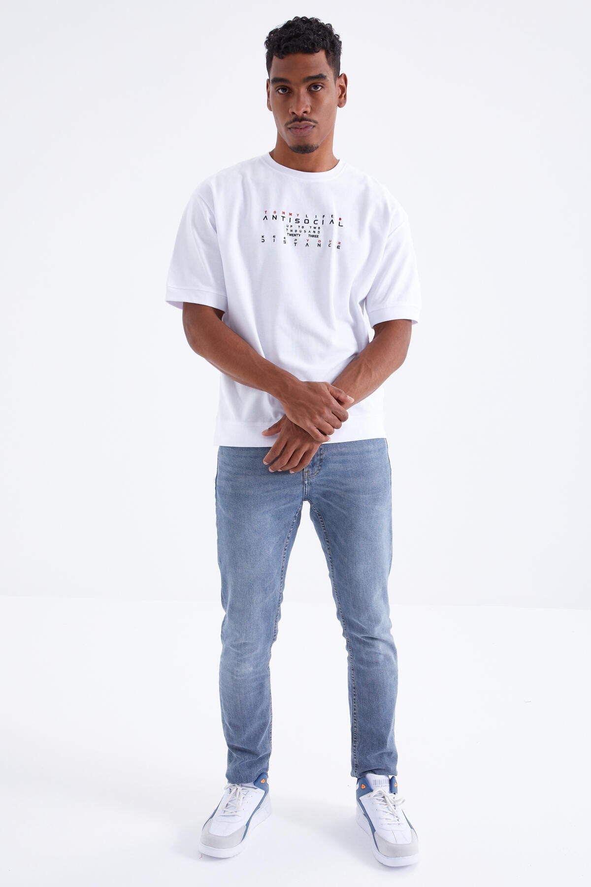 White Small Letter Embroidered O Collar Men's Oversize T-Shirt - 88103