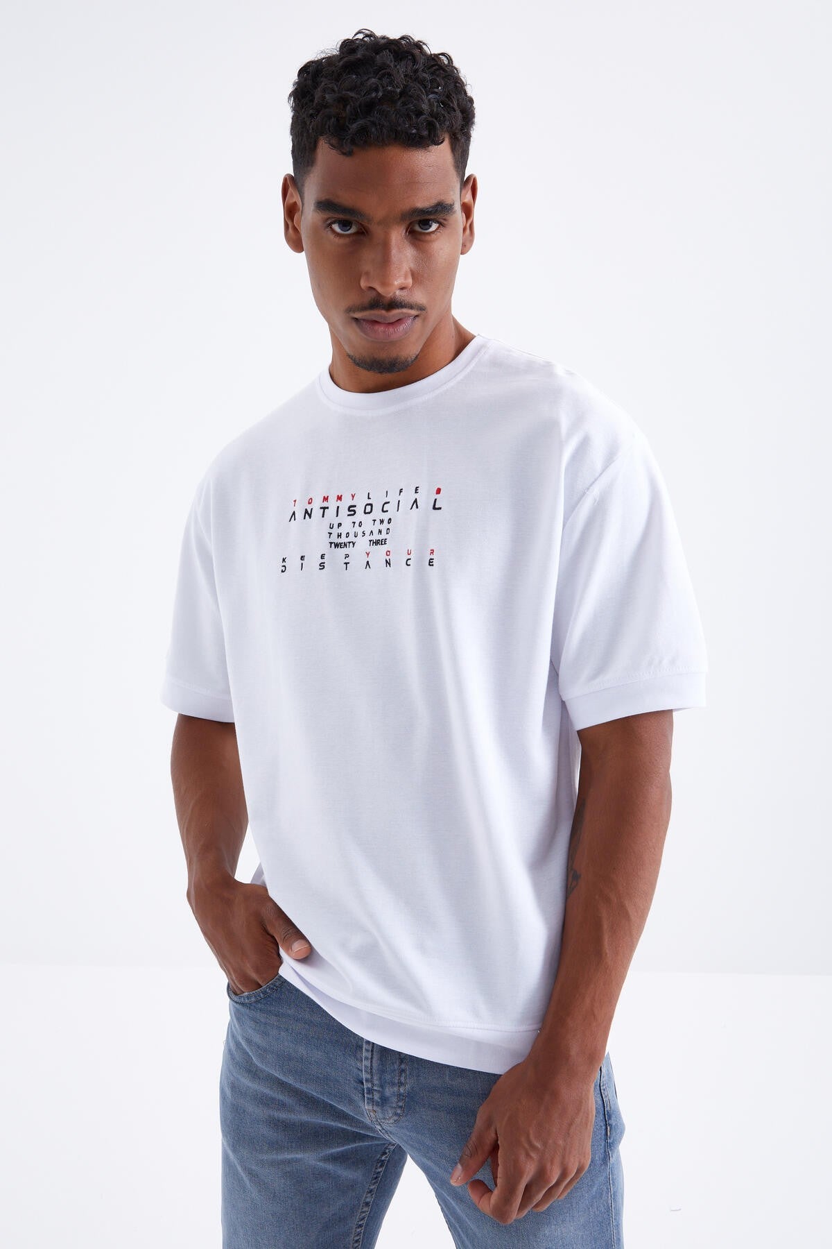 White Small Letter Embroidered O Collar Men's Oversize T-Shirt - 88103
