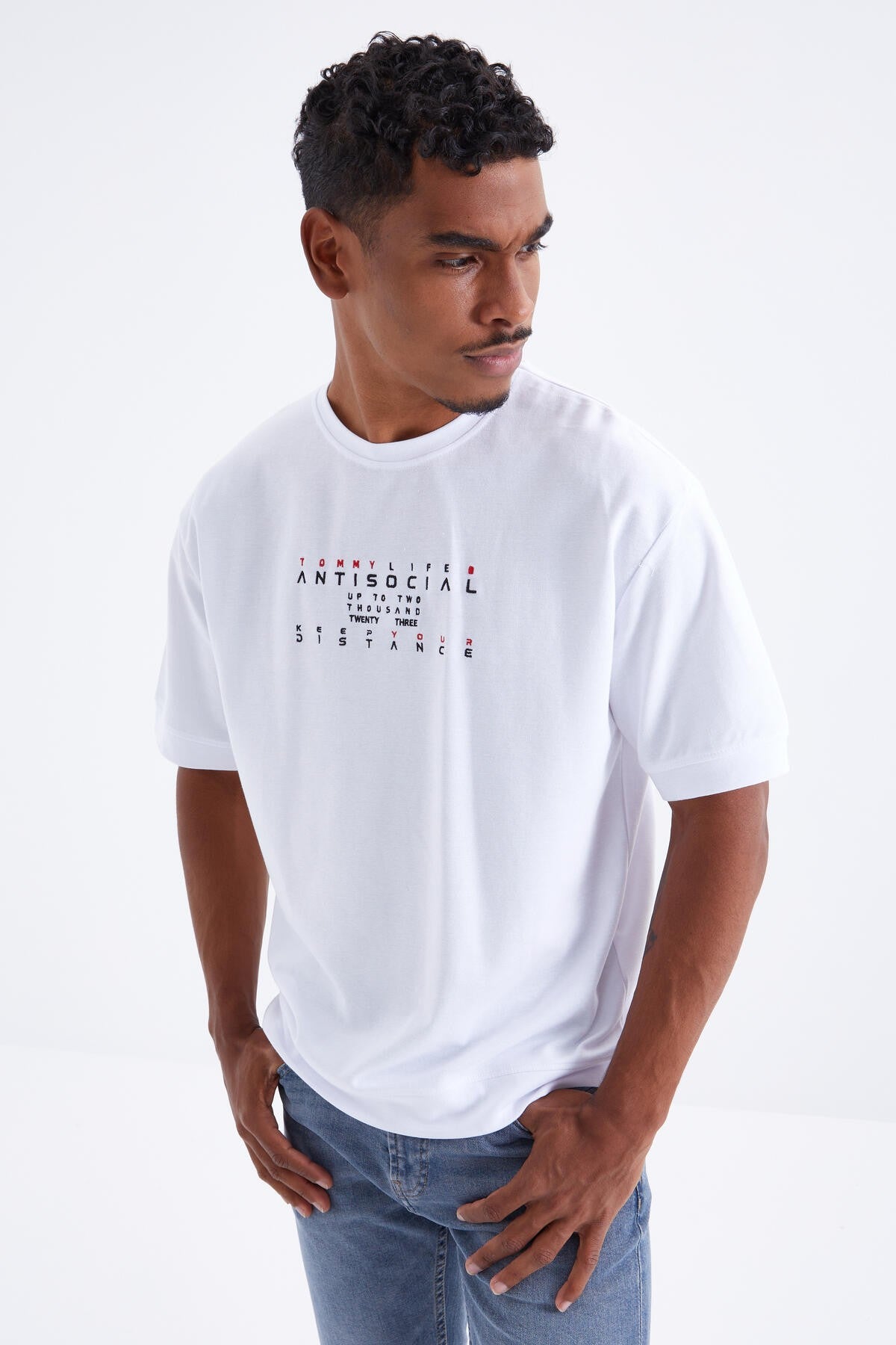 White Small Letter Embroidered O Collar Men's Oversize T-Shirt - 88103
