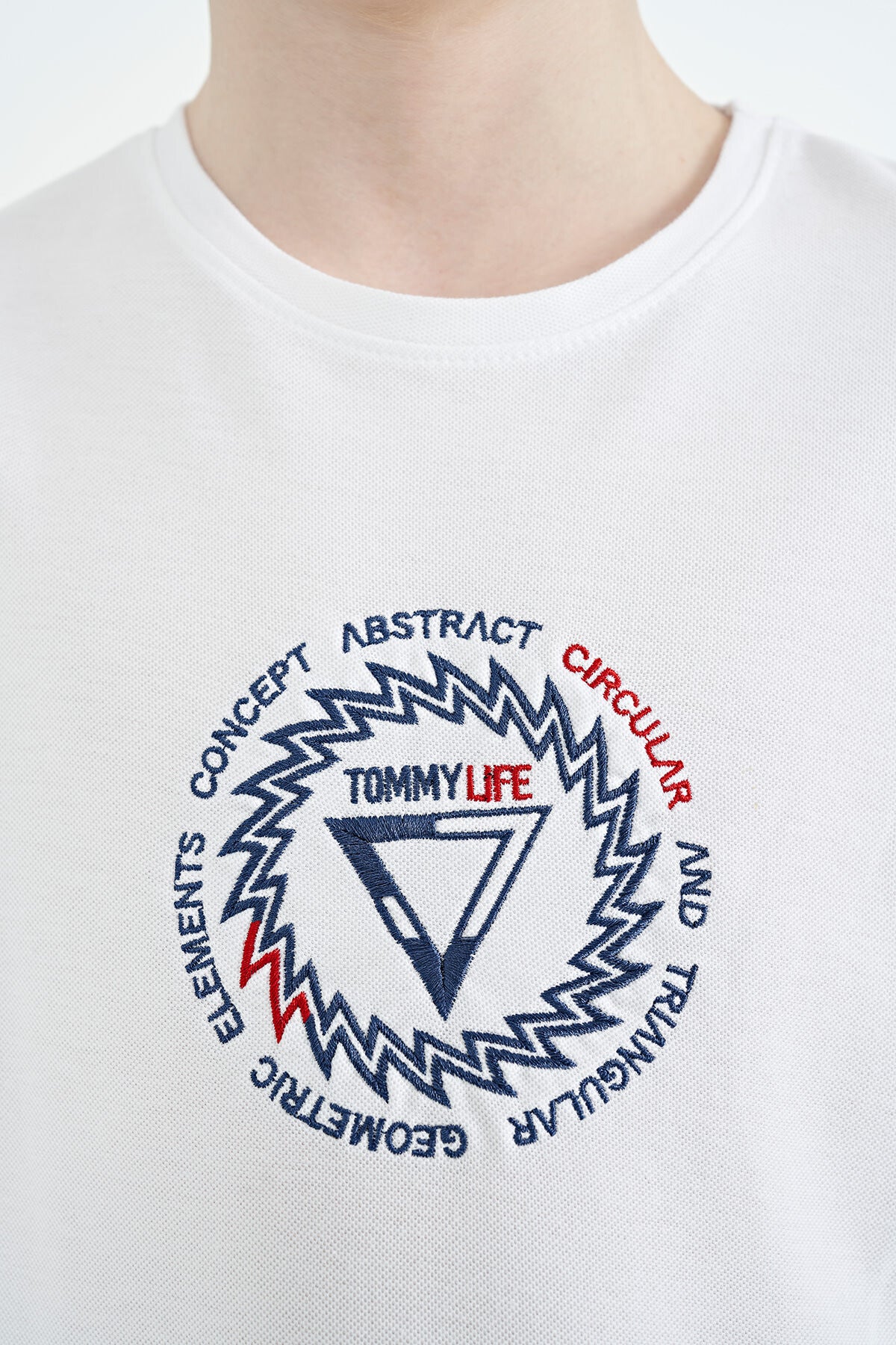 White Embroidered Detailed O Collar Standard Fit Boys T-Shirt - 11115