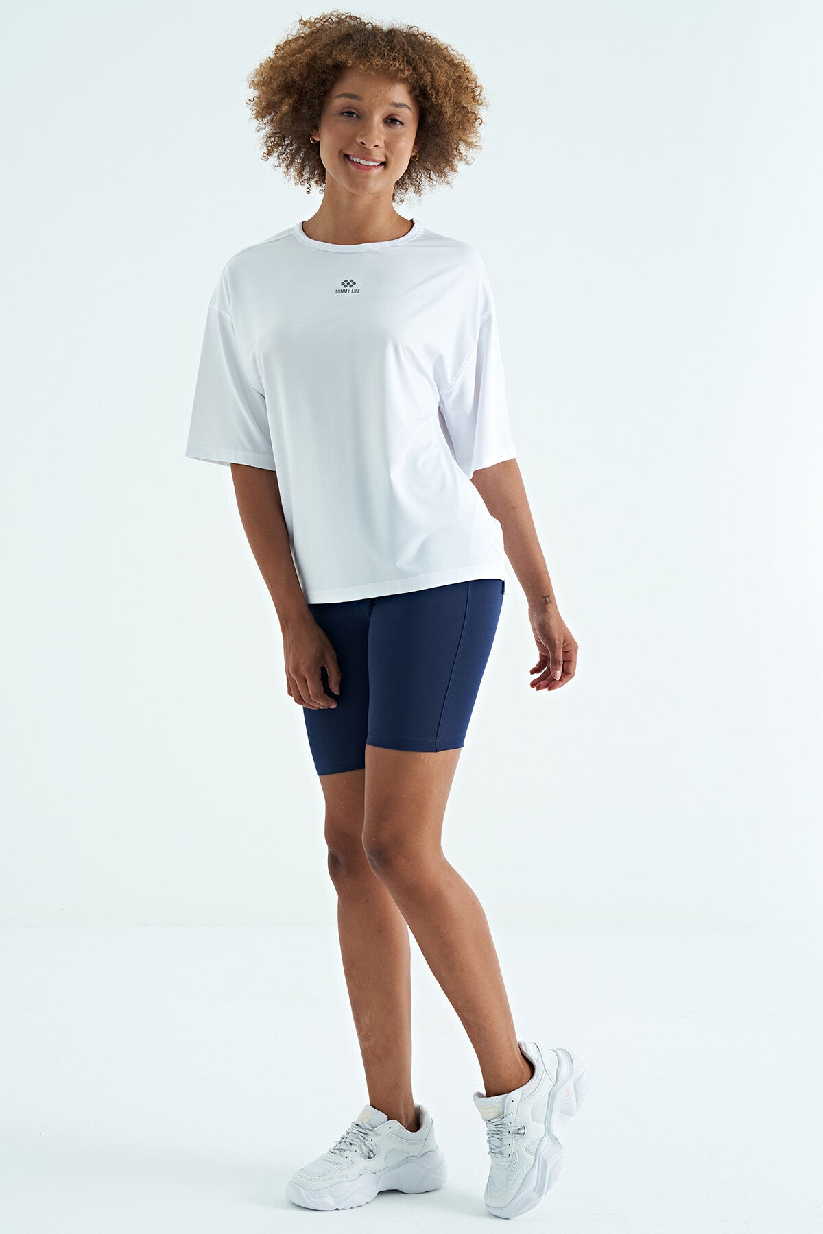 White O Collar Printed Detailed Oversize Short Sleeve Women's T-Shirt - 97263
