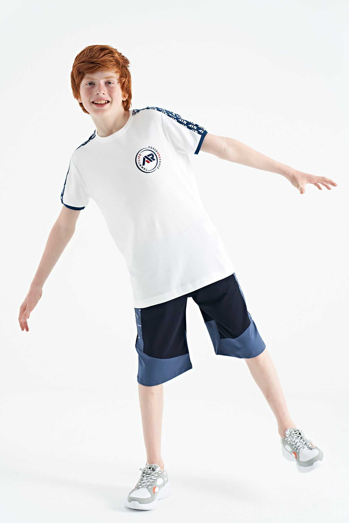 White Shoulder Print Detailed Standard Fit O Collar Boys' T-Shirt - 11121