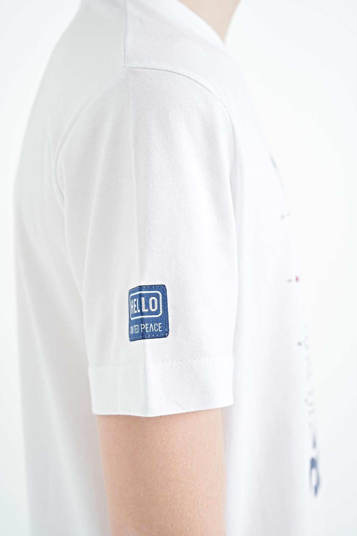 White Pre-Print Detailed O Collar Standard Fit Boys' T-Shirt - 11099