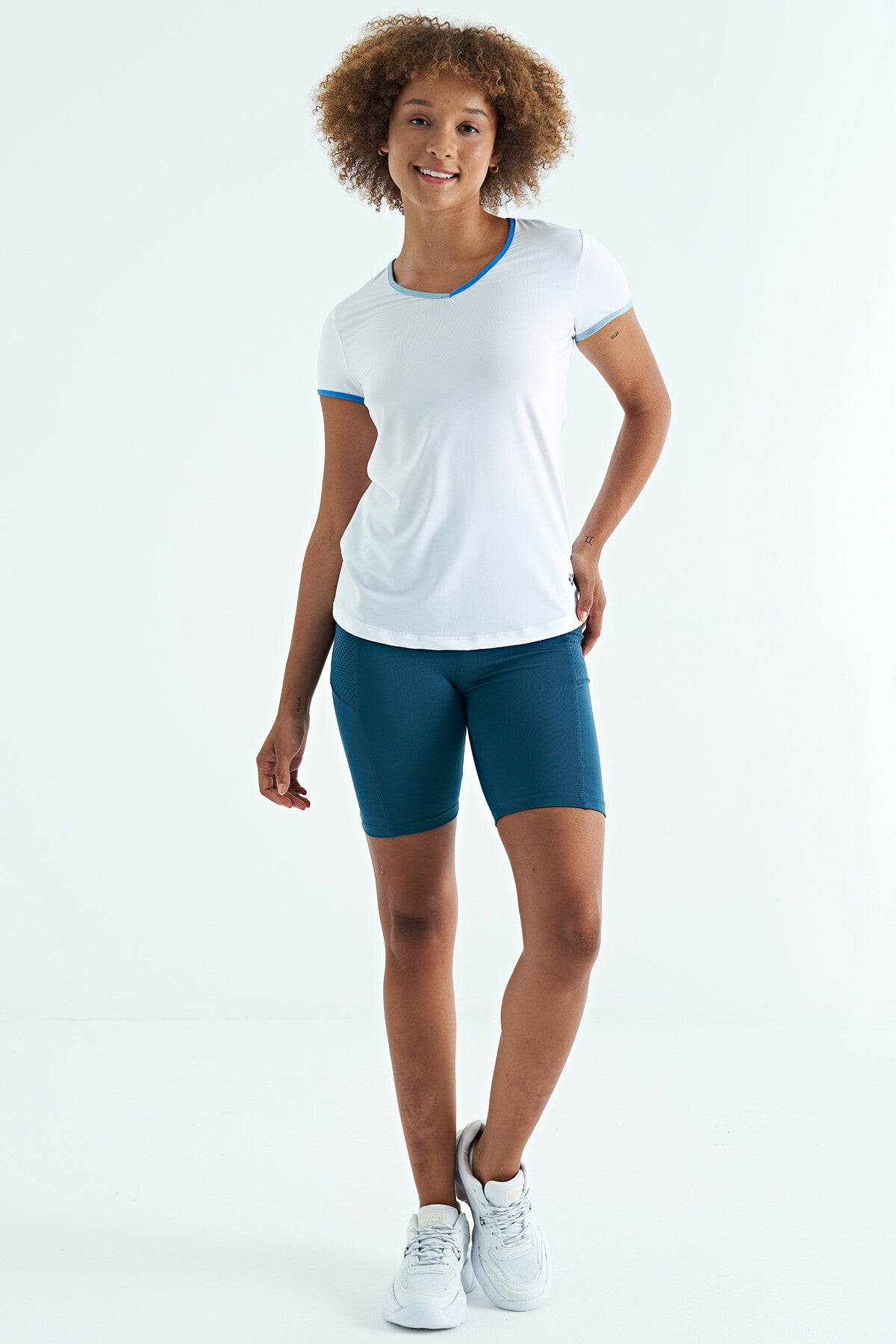 White V Neck Standard Fit Short Sleeve Women's Sports T-Shirt - 97268