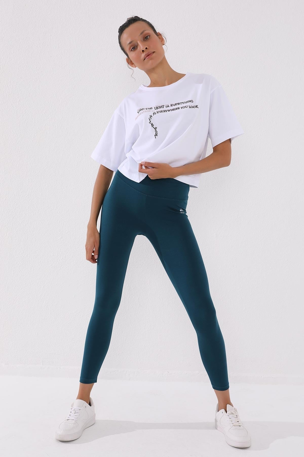 White Printed Short O Collar Women's Oversize T-Shirt - 97135