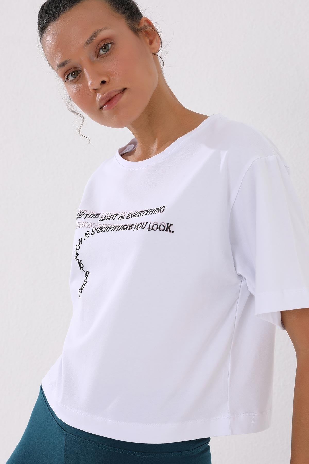 White Printed Short O Collar Women's Oversize T-Shirt - 97135