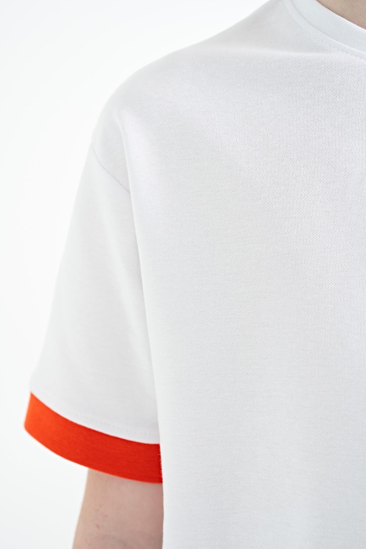 White Embroidered O Collar Oversize Boys T-Shirt - 11146