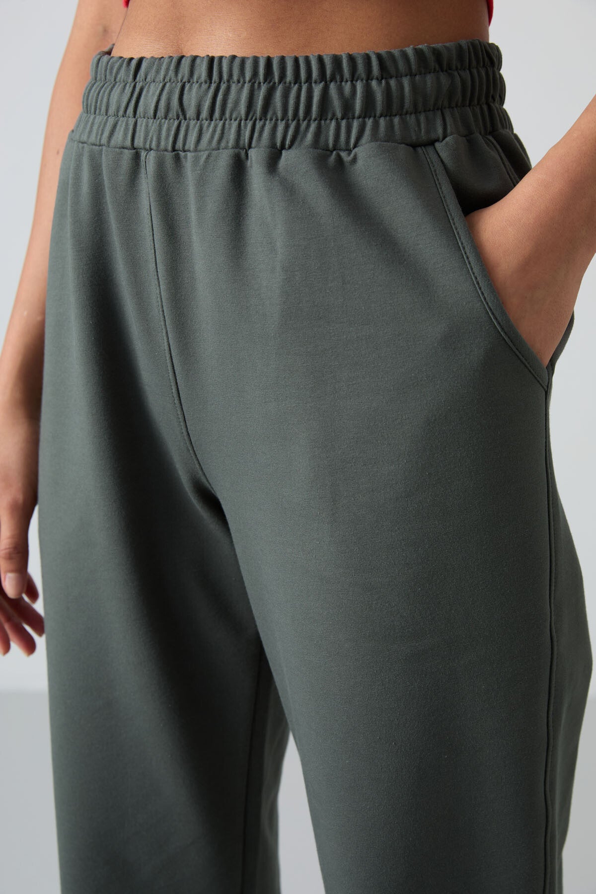 High Waist Comfortable Elastic Cuffed Women's Tracksuit Bottom - 94583
