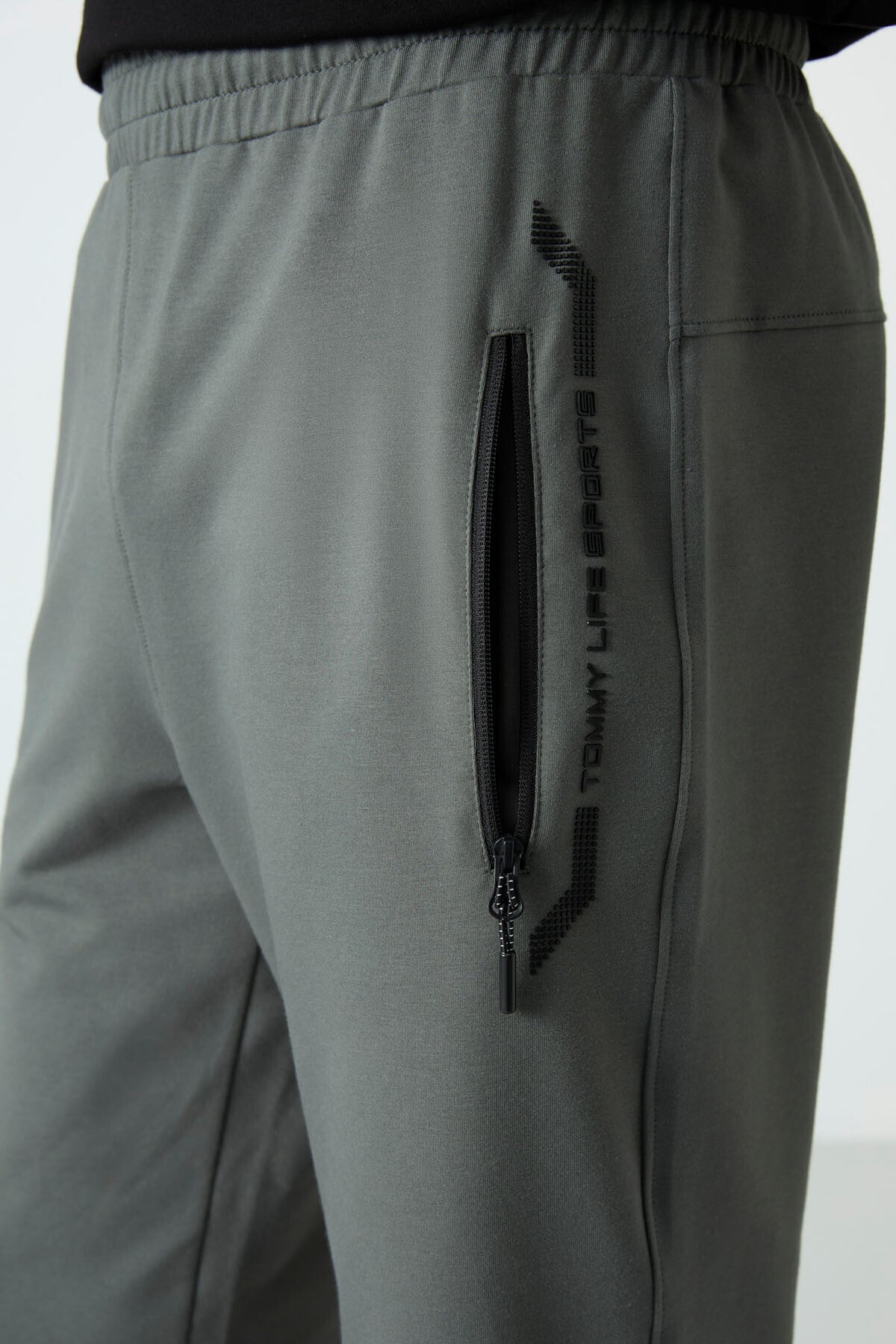Zippered Pocket Standard Fit Classic Hem Men's Capri - 83091