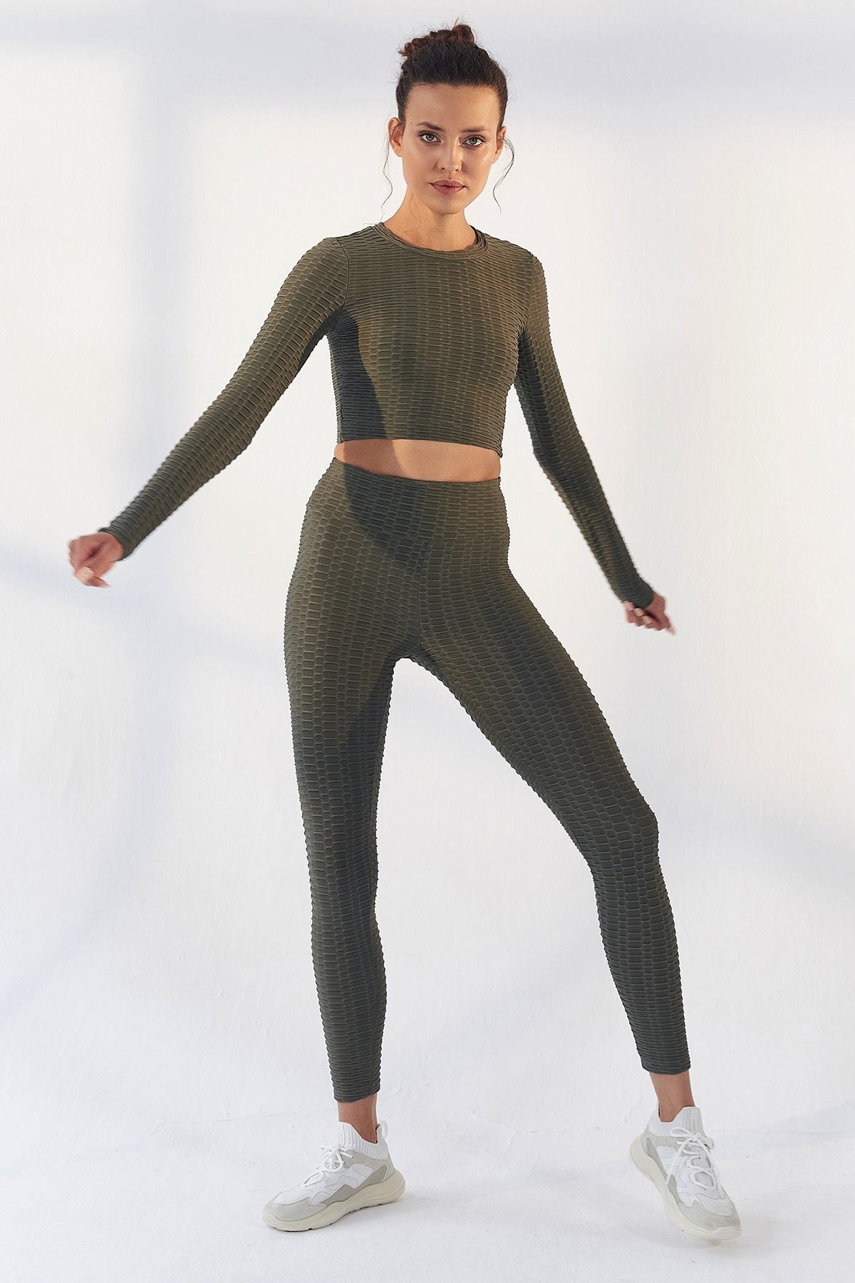 Self-Patterned O Collar Long Sleeve Women's Crop Top T-Shirt - 97153
