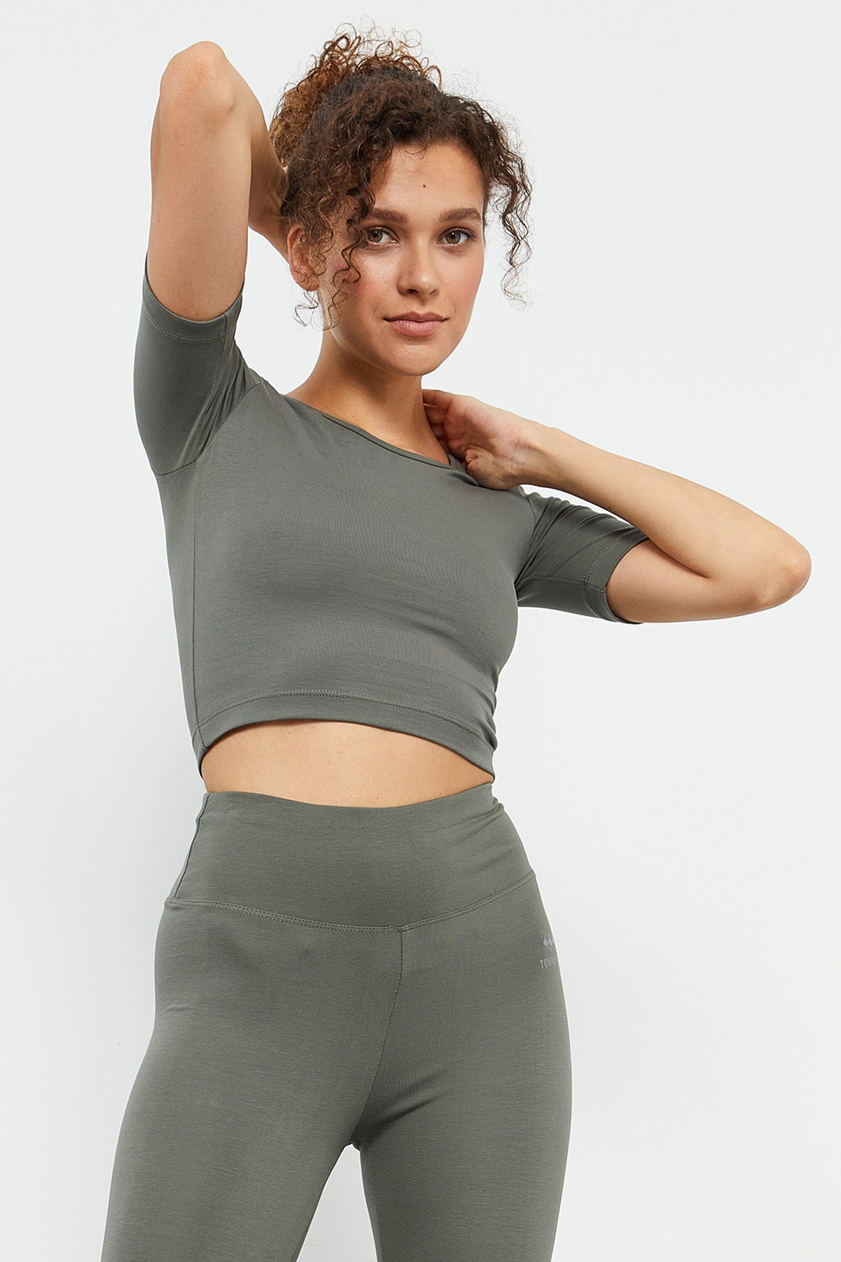 Young Almond Short Sleeve Slim Fit O Neck Women's Crop Top T-Shirt - 97149