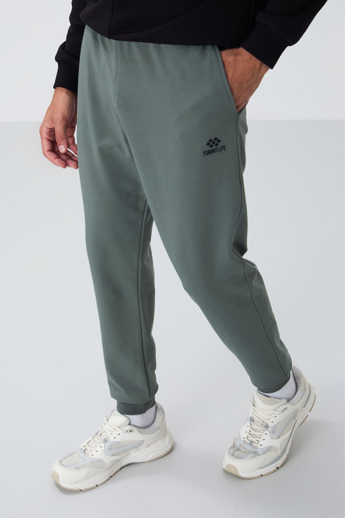Classic Pocketed Standard Fit Cuff Men's Tracksuit Bottom - 84652