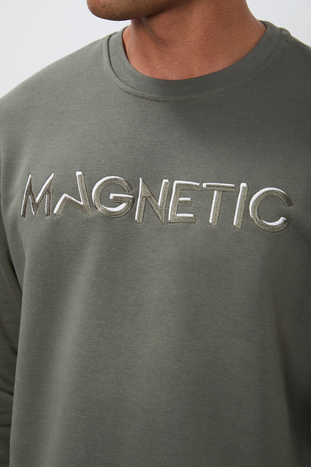 Embroidered O Collar Comfort Fit Fleece-Lined Men's Sweatshirt - 88020