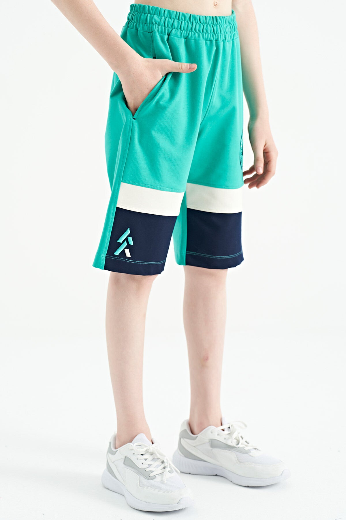 Printed Laced Embroidery Detailed Standard Fit Boys Shorts - 11129