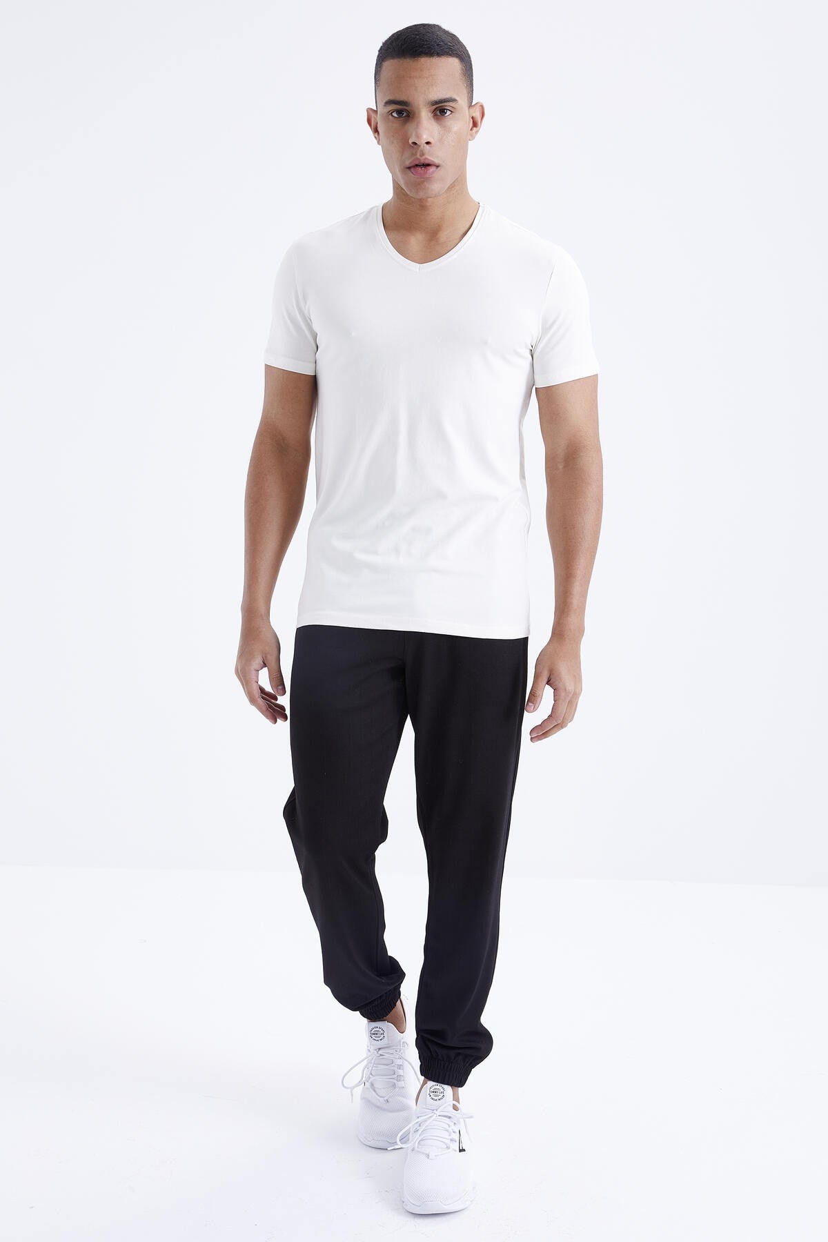 Short Sleeve Standard Fit V-Neck Men's T-Shirt - 87912
