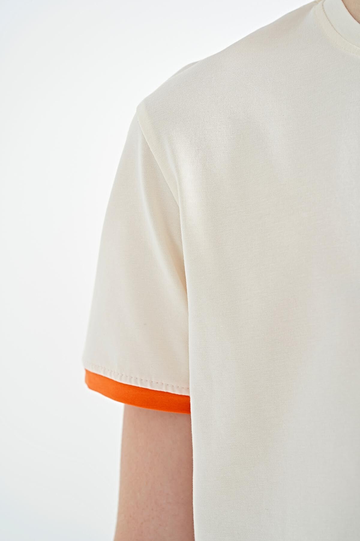 Ecru Print Detailed O Collar Standard Cut Boys' T-Shirt - 11131