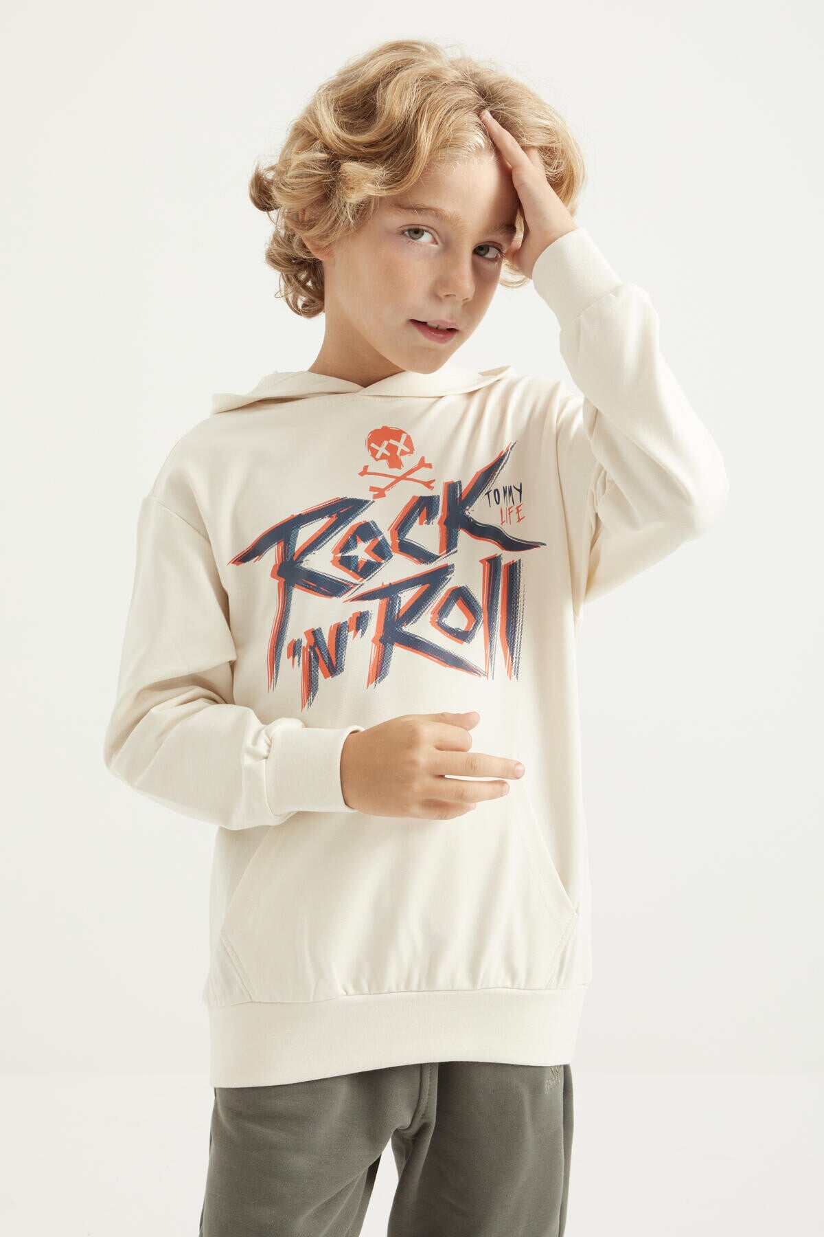 Print Kangaroo Pocket Hooded Regular Fit Boys' Sweatshirt - 11002