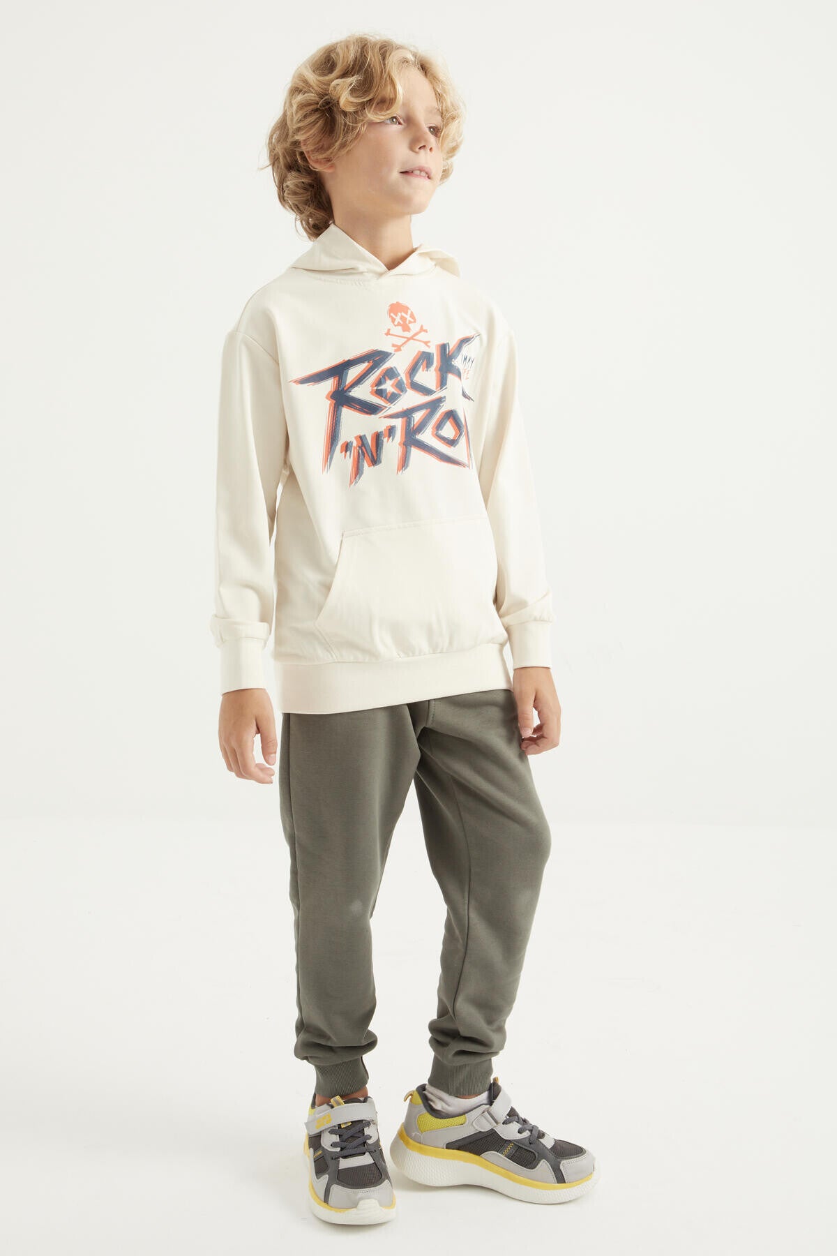 Print Kangaroo Pocket Hooded Regular Fit Boys' Sweatshirt - 11002