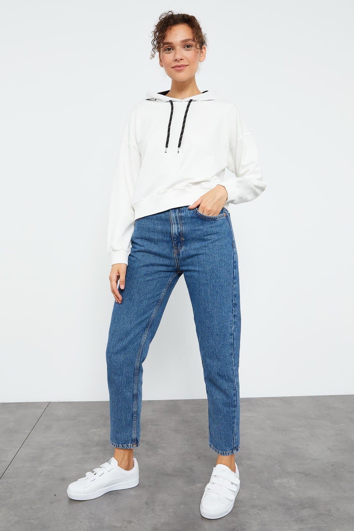 Long Sleeve Comfort Fit Hooded Women's Sweatshirt - 97115