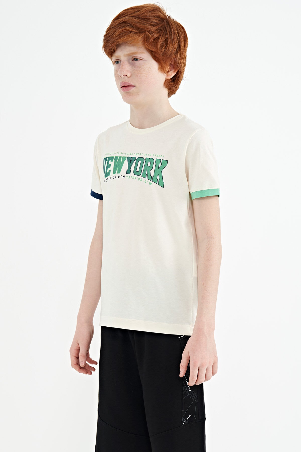 Ecru Print Standard Fit O Neck Boys' T-Shirt - 11105