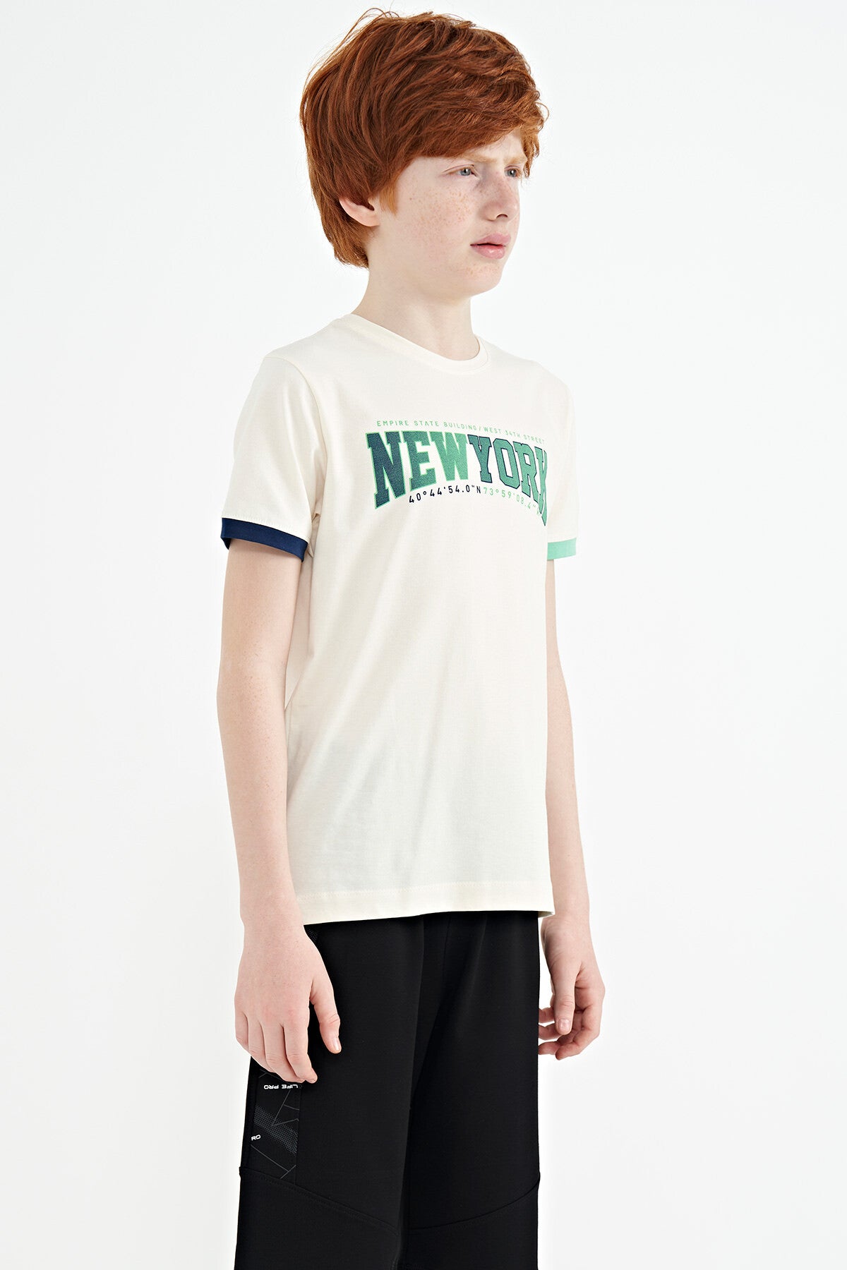 Ecru Print Standard Fit O Neck Boys' T-Shirt - 11105