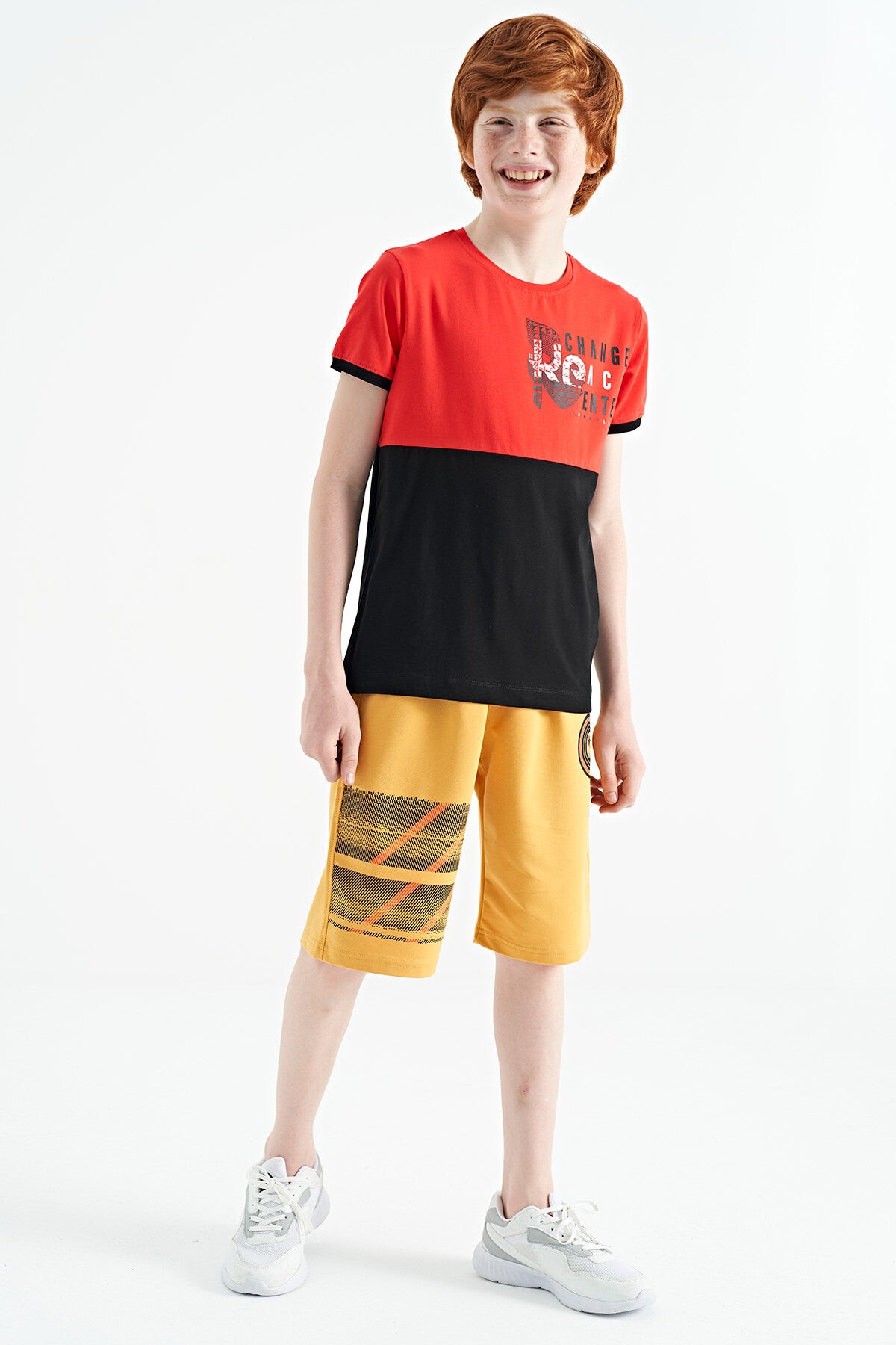 Fiesta Print Detailed Color Block Standard Fit O Collar Boys T-Shirt - 11107